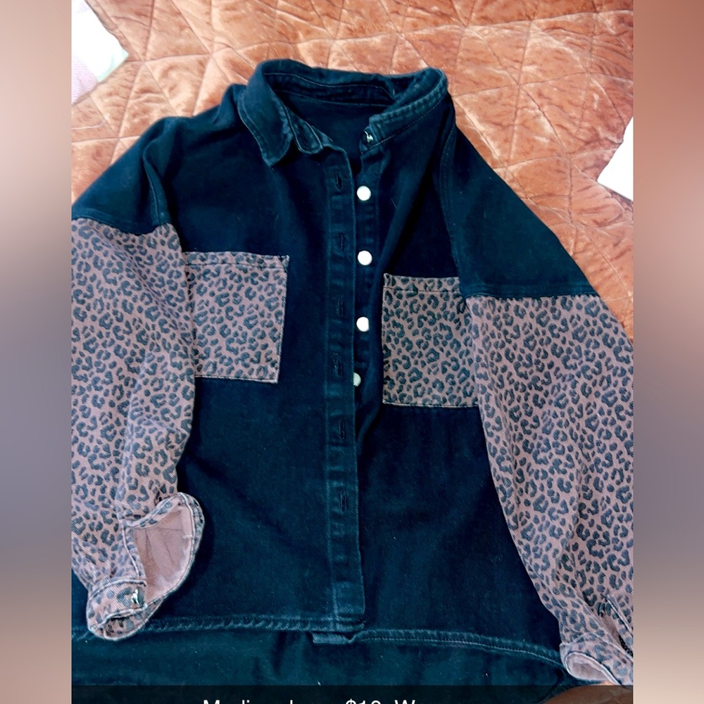 Women’s Shacket. Super cute.